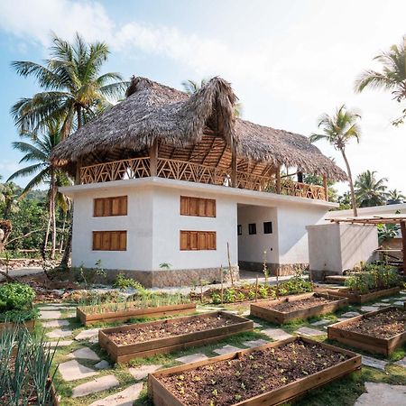 Leisy'S Garden Hostel & Rooms Samana Bagian luar foto