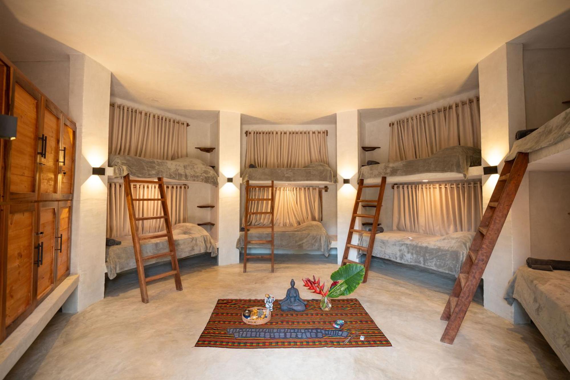 Leisy'S Garden Hostel & Rooms Samana Bagian luar foto