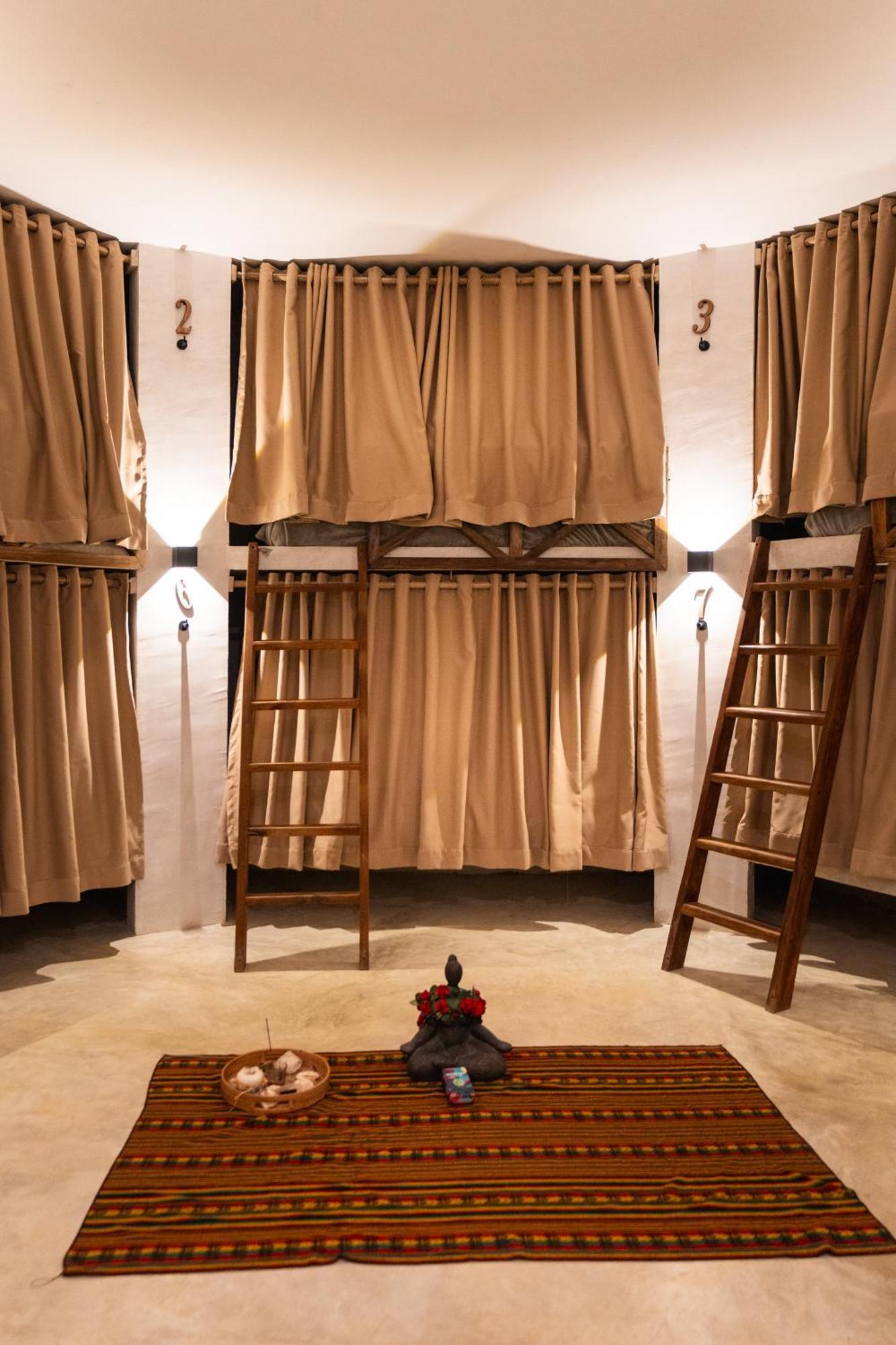 Leisy'S Garden Hostel & Rooms Samana Bagian luar foto