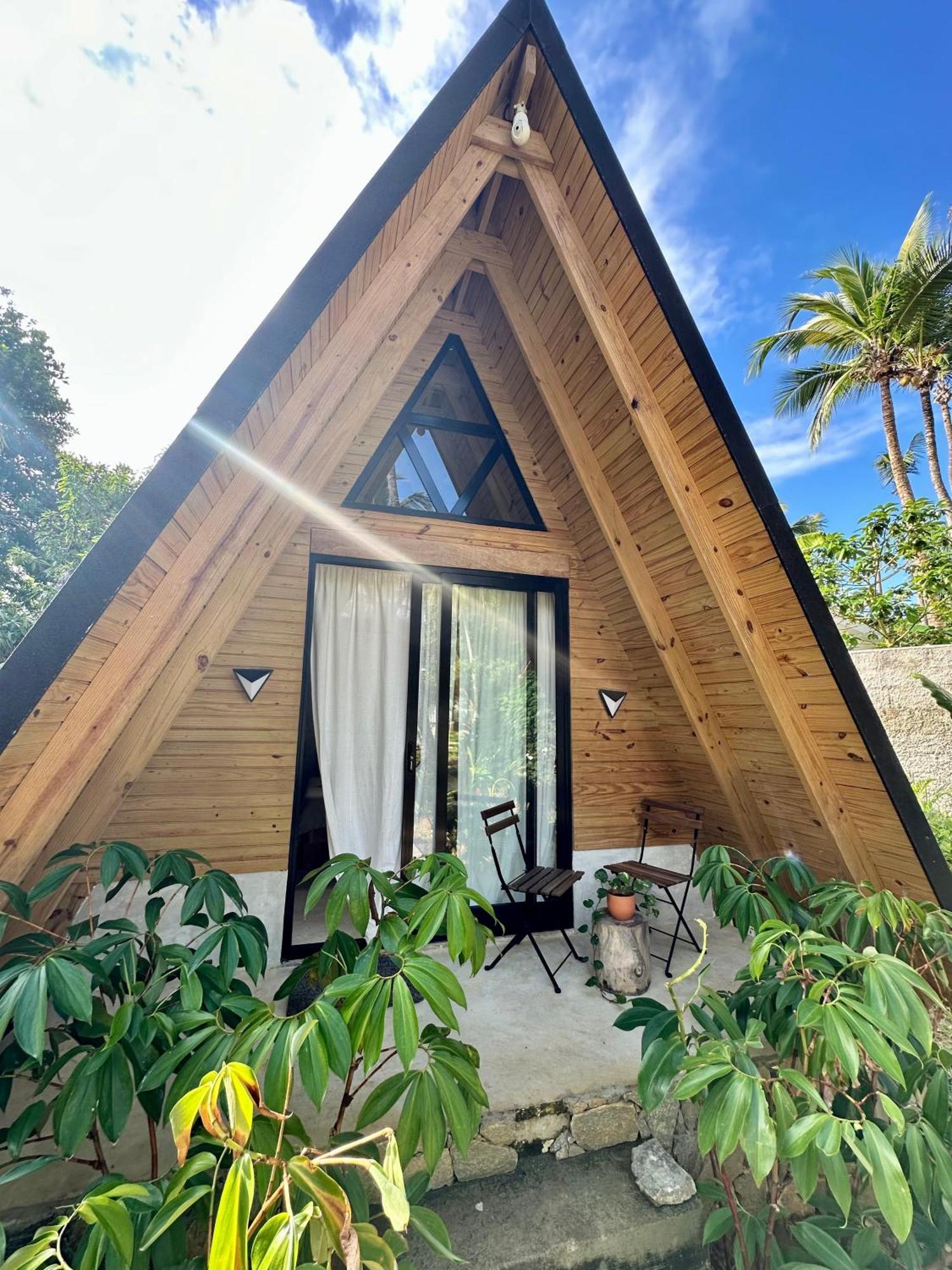 Leisy'S Garden Hostel & Rooms Samana Bagian luar foto