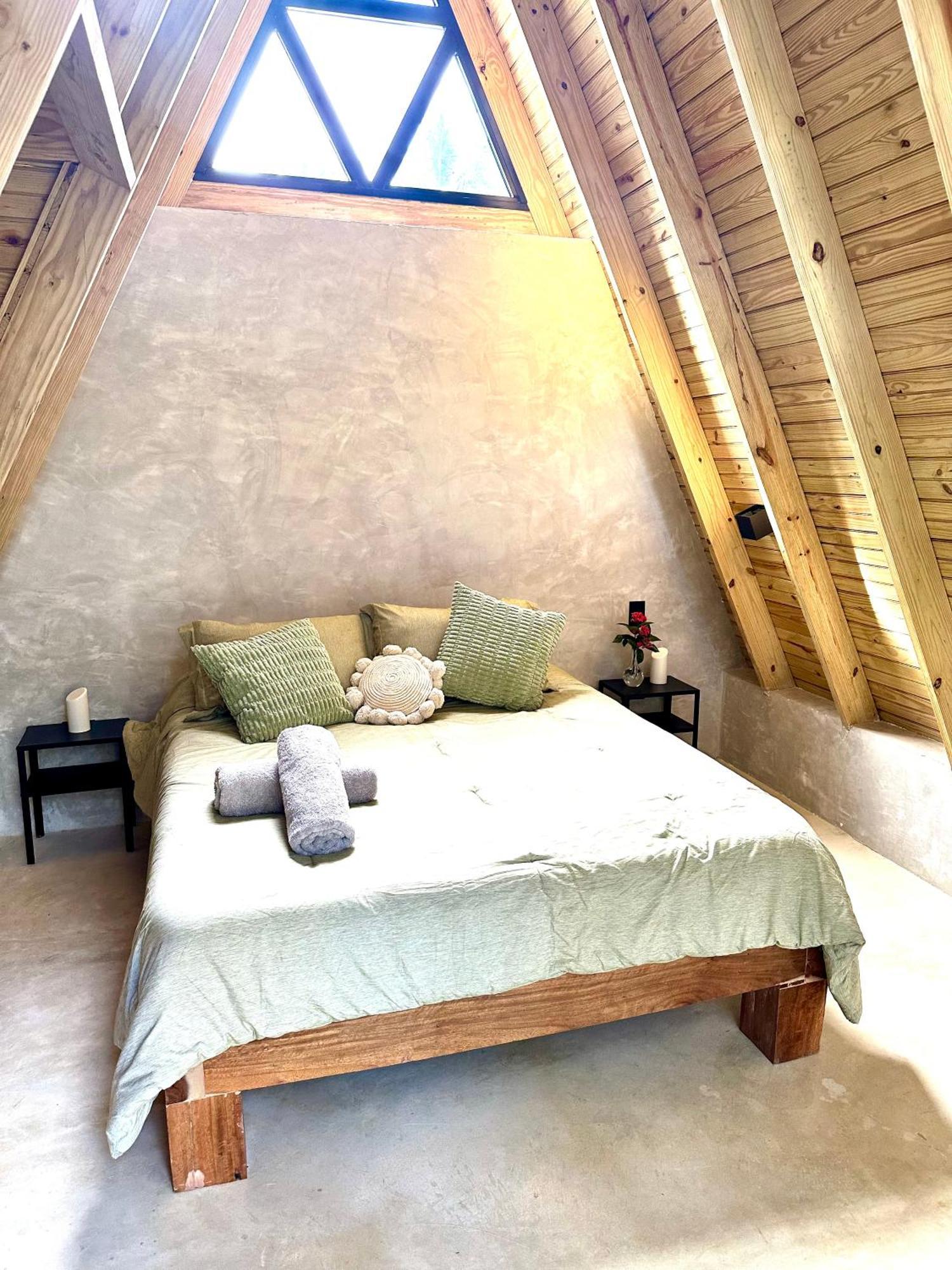 Leisy'S Garden Hostel & Rooms Samana Bagian luar foto