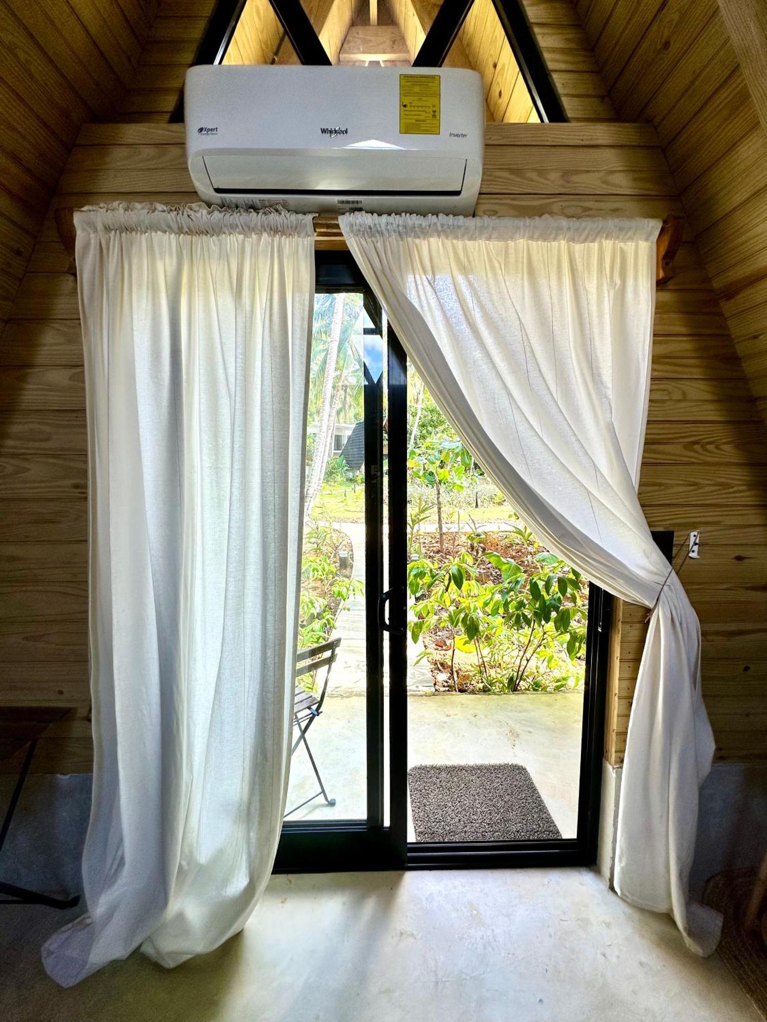 Leisy'S Garden Hostel & Rooms Samana Bagian luar foto