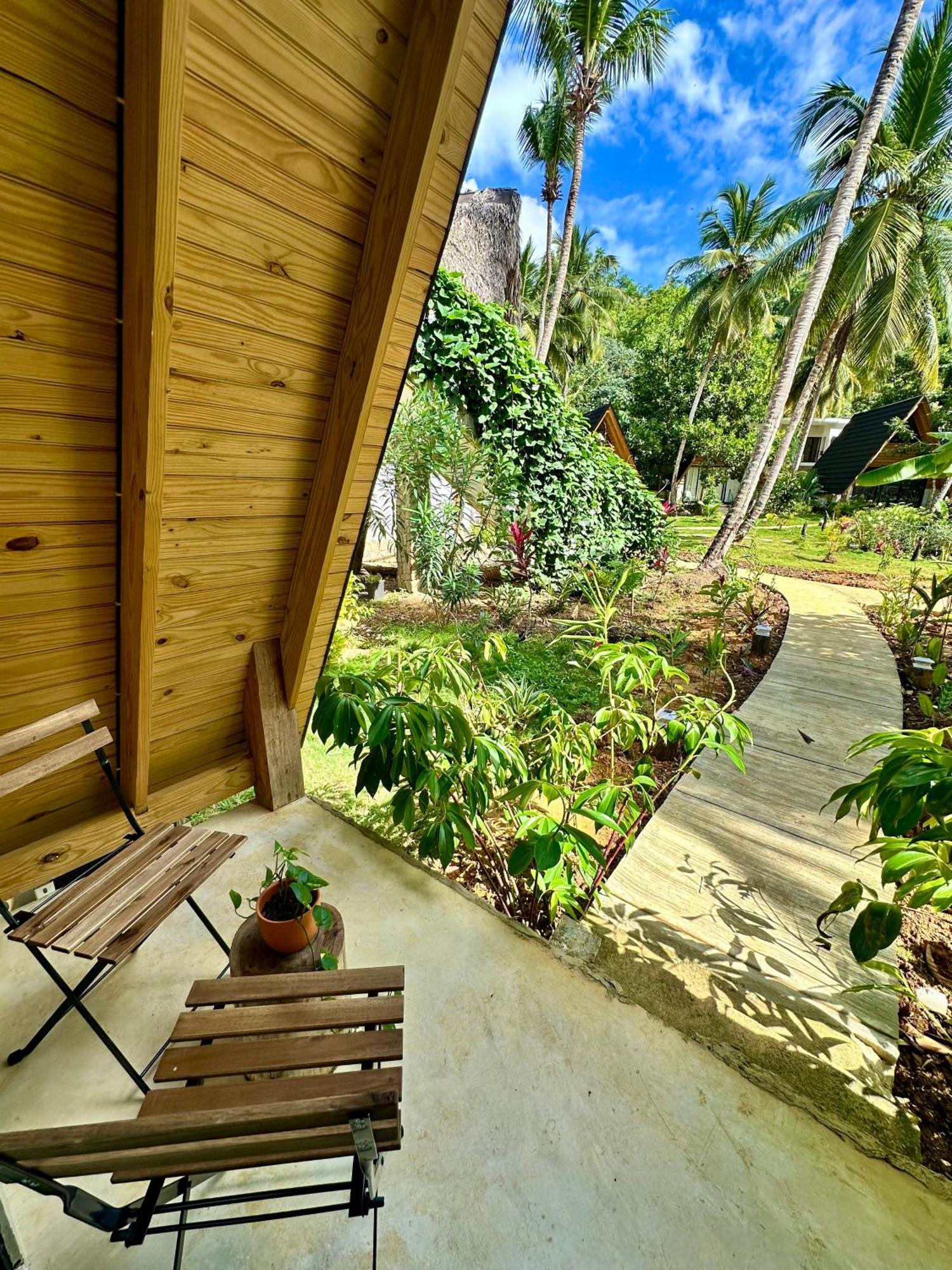 Leisy'S Garden Hostel & Rooms Samana Bagian luar foto