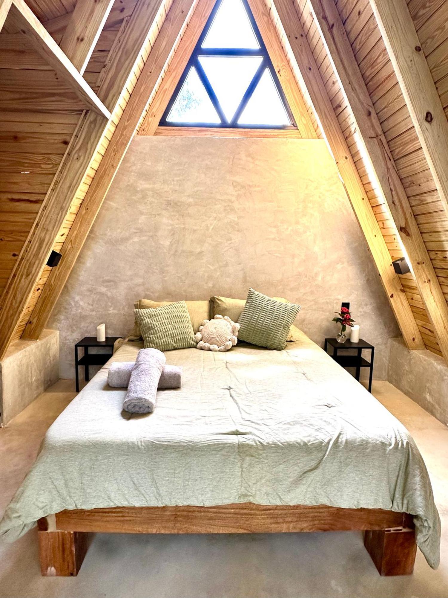 Leisy'S Garden Hostel & Rooms Samana Bagian luar foto
